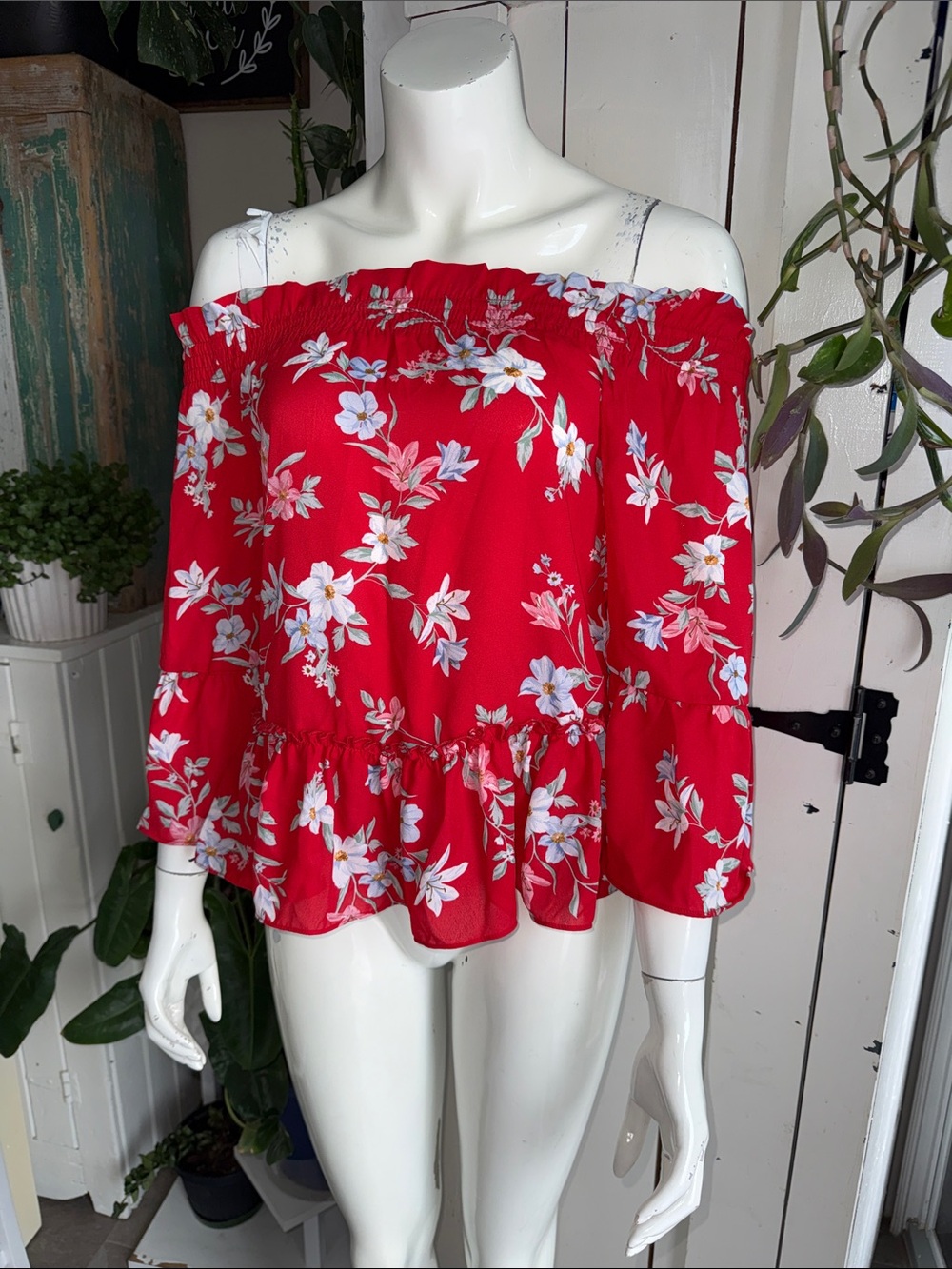 Divided size 4 Women's Red Floral Off-Shoulder Peasant Top NWOT